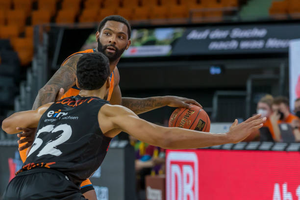 周琦加盟北 周琦加盟北